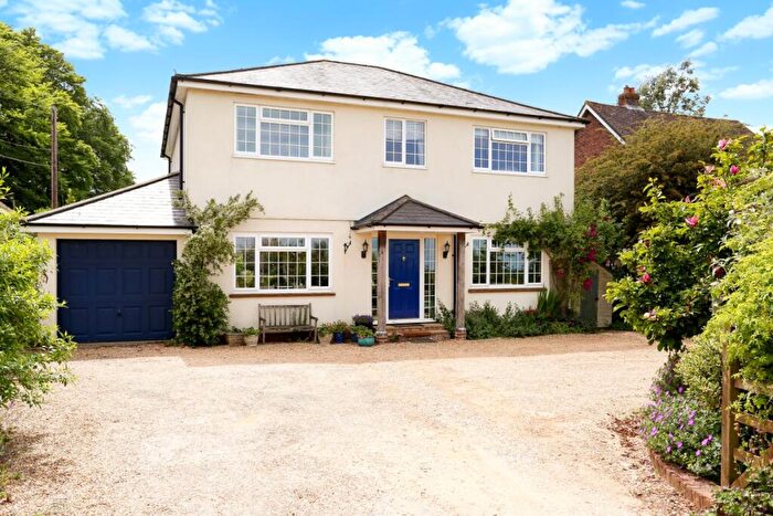 4 Bedroom Detached House To Rent In Wield Road Medstead, GU34