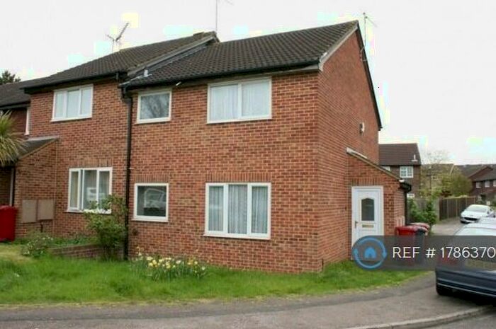 1 Bedroom End Of Terrace House To Rent In Dunster Gardens, Slough, SL1