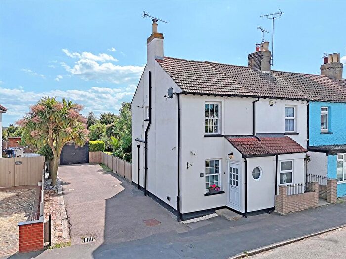 2 Bedroom End Of Terrace House For Sale In New Road, Great Wakering, Essex, SS3