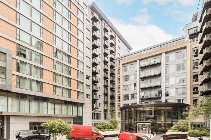 1 Bedroom Flat To Rent In Queenstown Road, Battersea, SW11