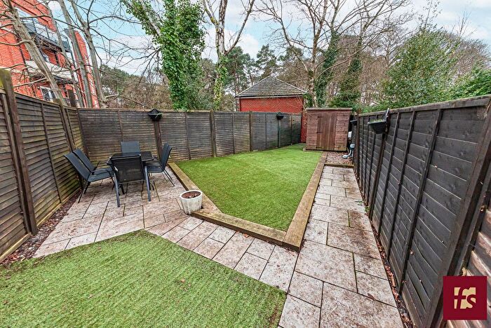 2 Bedroom Maisonette For Sale In Cricket Field Grove, Crowthorne, Berkshire, RG45