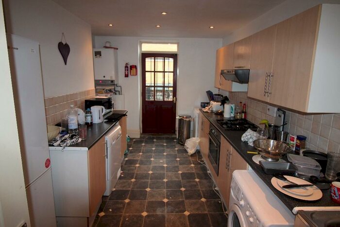 7 Bedroom Terraced House To Rent In Claremont Terrace, Newcastle Upon Tyne, NE2