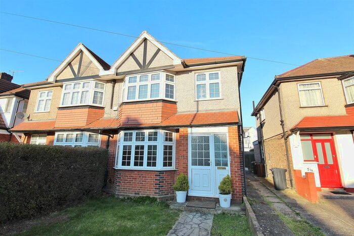 3 Bedroom Property To Rent In Ellerdine Road, Hounslow, TW3