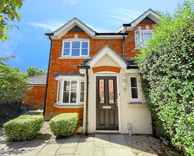 3 Bedroom Semi-Detached House To Rent In Etchingham Drive, St. Leonards-On-Sea, TN38