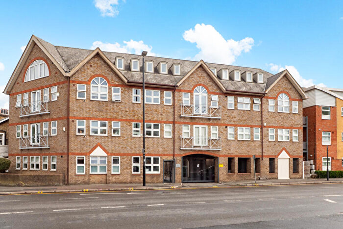 2 Bedroom Apartment For Sale In Throwley Way, Sutton, SM1