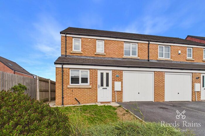 3 Bedroom Semi-Detached House To Rent In Scatcherd Drive, Morley, Leeds, West Yorkshire, LS27