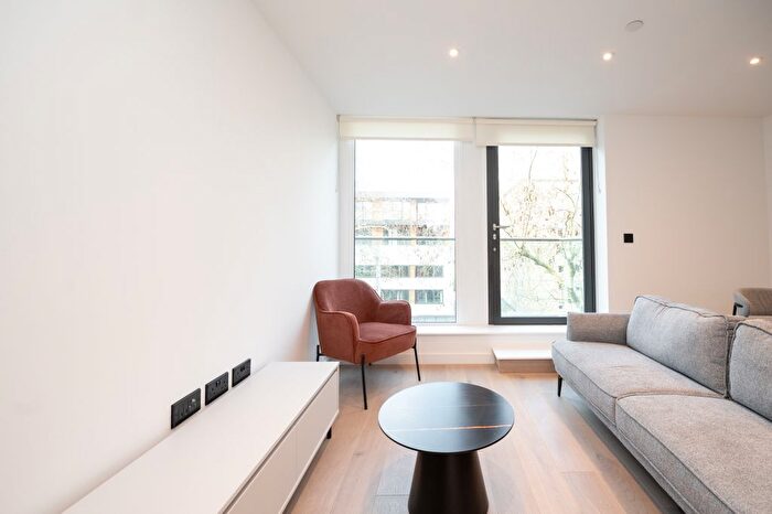 1 Bedroom Flat To Rent In Chiswick High Road, London, W4