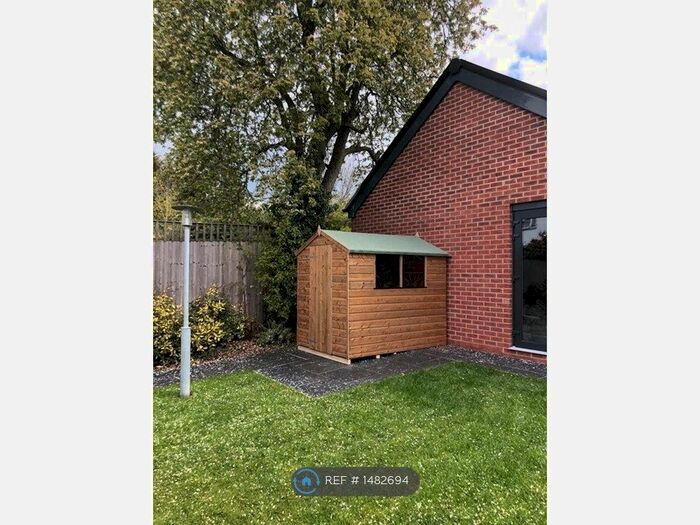 4 Bedroom Semi-Detached House To Rent In Shenley Road, Borehamwood, WD6