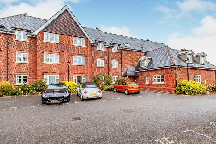 2 Bedroom Flat To Rent In Albany Court Albany Place, Egham, Surrey, TW20