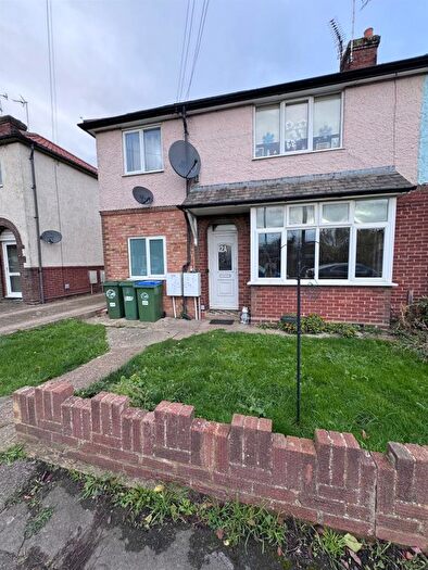 2 Bedroom Maisonette For Sale In Abbey Road, Aylesbury, HP19