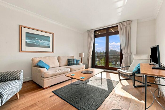 1 Bedroom Apartment For Sale In Merganser Court, Star Place, London, E1W