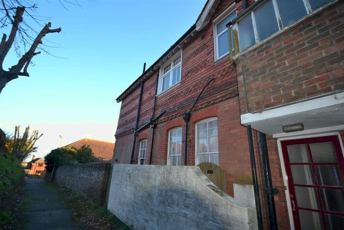2 Bedroom Flat To Rent In Upper Sea Road, Bexhill-On-Sea TN40