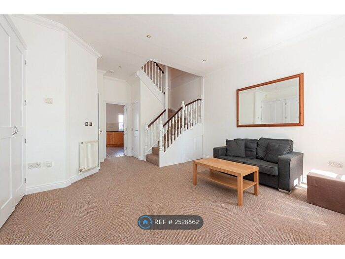 5 Bedroom Terraced House To Rent In Brockwell Park Row, London, SW2