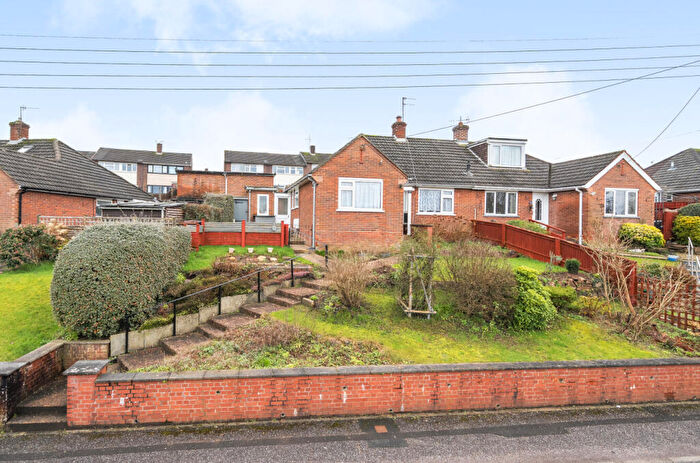 2 Bedroom Bungalow For Sale In Branscombe Road, Tiverton, Devon, EX16