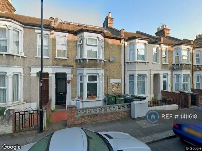3 Bedroom Flat To Rent In St. Mary's Road, London, E10