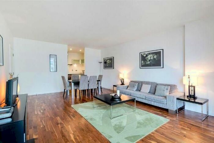 2 Bedroom Flat To Rent In Bolsover Street, Fitzrovia, London, W1W