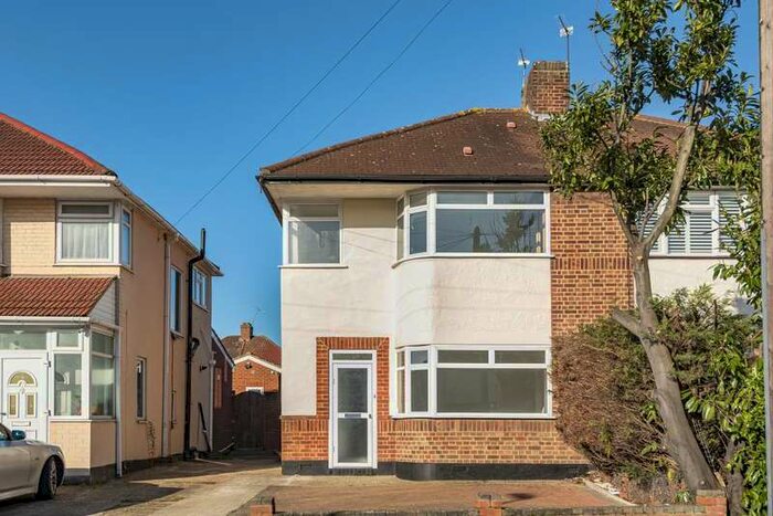 3 Bedroom Semi-Detached House To Rent In Stanmore, Greater London, HA3