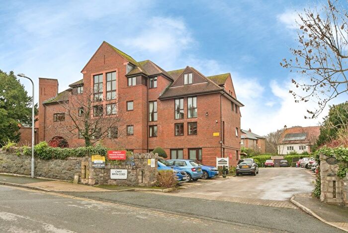 1 Bedroom Flat For Sale In Coed Pella Road, Colwyn Bay, Conwy, LL29