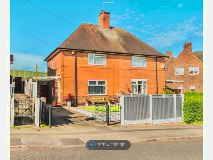 3 Bedroom Semi-Detached House To Rent In Gainsford Crescent, Nottingham, NG5