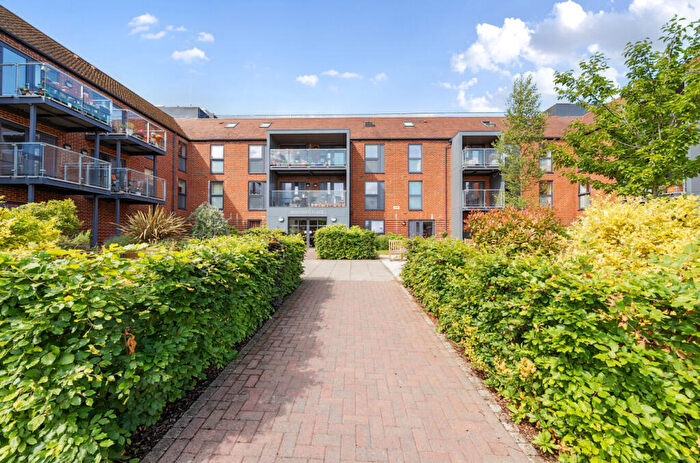 1 Bedroom Flat For Sale In The Dean, Alresford, Hampshire, SO24