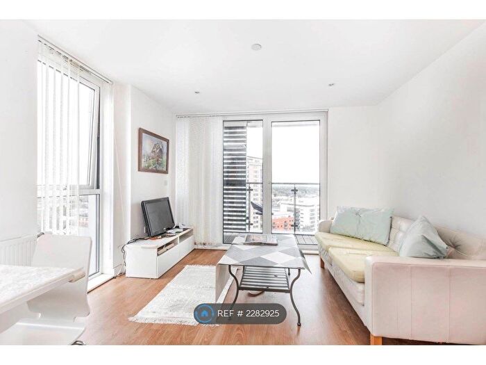 2 Bedroom Flat To Rent In Ward Road, London, E15