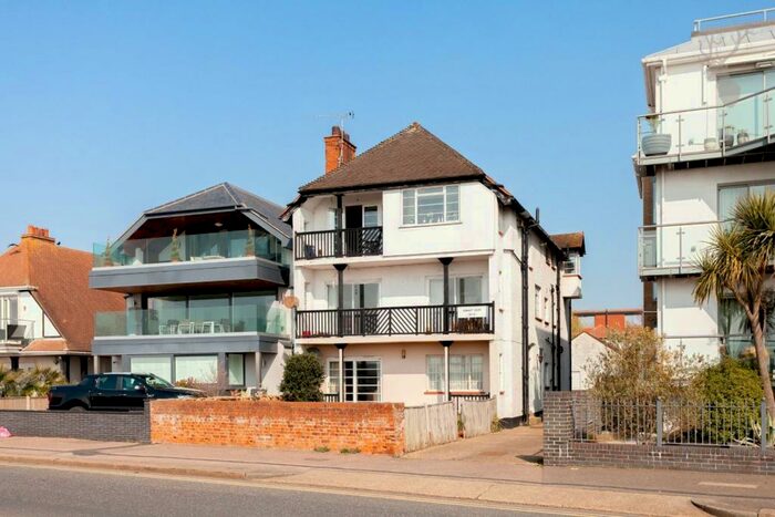 1 Bedroom Flat To Rent In Chalkwell Esplanade, Westcliff-On-Sea, SS0