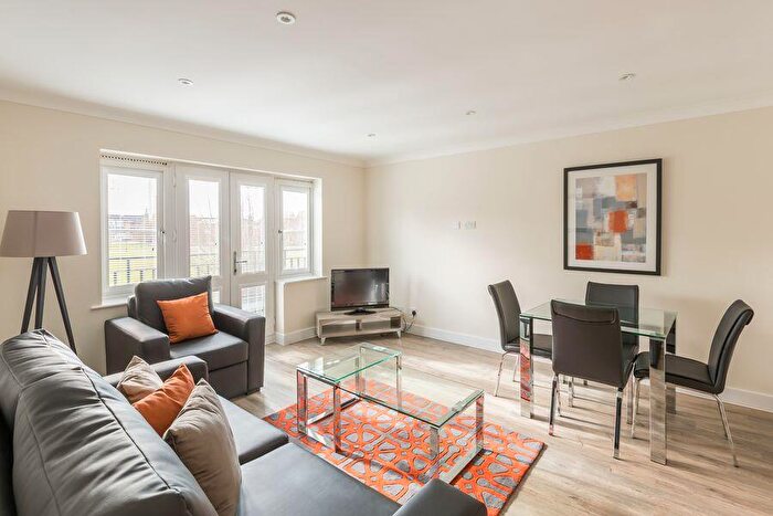 2 Bedroom Apartment To Rent In Tamesis Place, Caversham, RG4