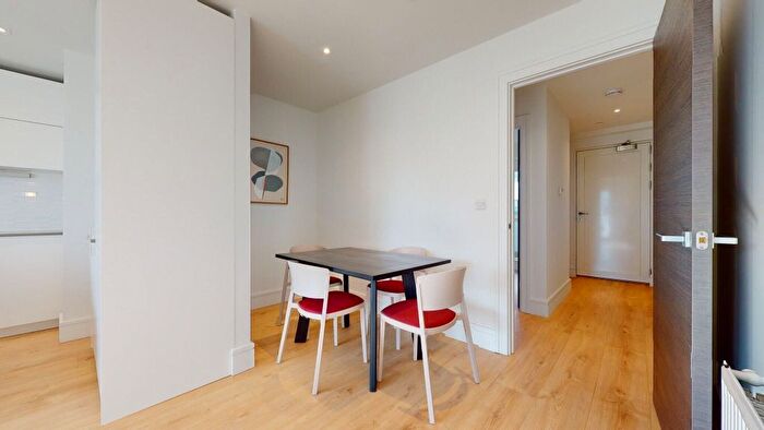 3 Bedroom Flat To Rent In Olympic Way, Wembley, HA9