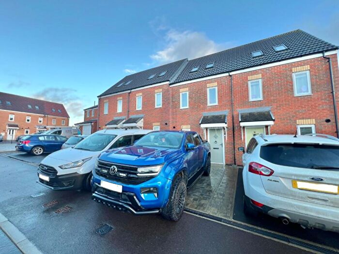 3 Bedroom Town House For Sale In Wooley Meadows, Stanley, Crook, DL15