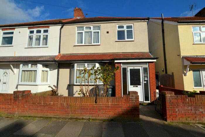 1 Bedroom Flat To Rent In Tiverton Road, Hounslow, TW3