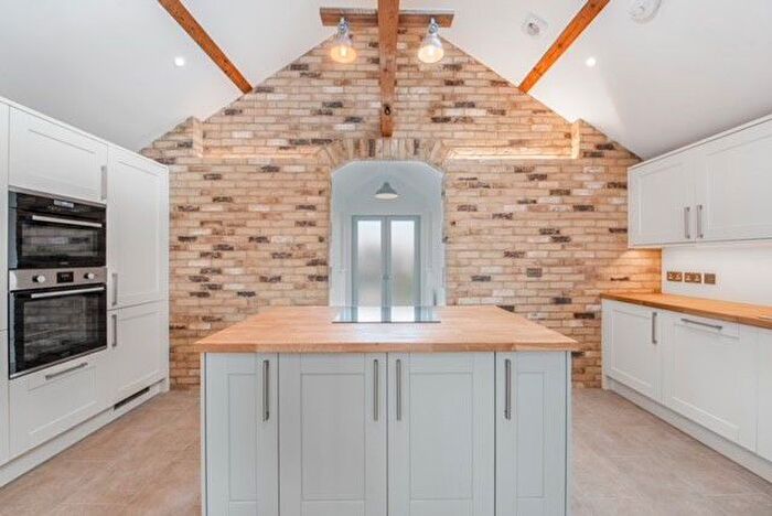 1 Bedroom Detached House For Sale In Oxhey Hall Farm, Hampermill Lane, Watford, WD19