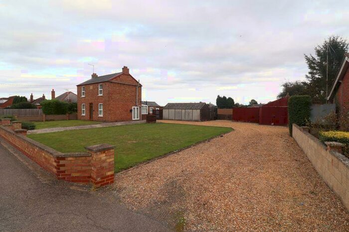 2 Bedroom Detached House For Sale In Holbeach Drove Gate, Holbeach Drove, PE12