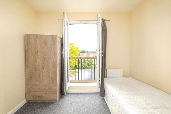 Apartment To Rent In Mattison Road, Haringay, London, N4