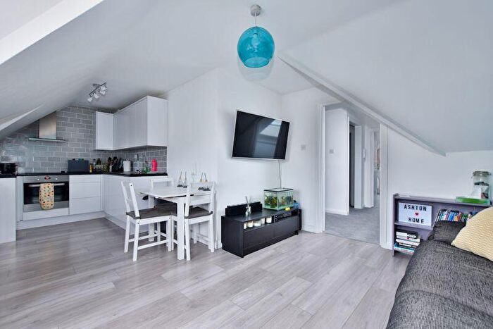 2 Bedroom Flat For Sale In Farnham Common - No Chain, SL2