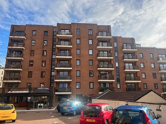 2 Bedroom Flat For Sale In Knightstone Road, Weston-Super-Mare, BS23