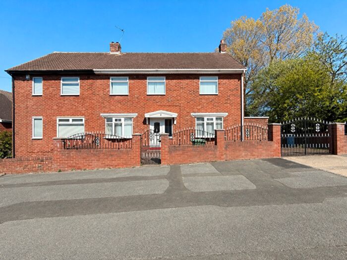 4 Bedroom Semi Detached House For Sale In Thorney Close Road, Sunderland, SR3