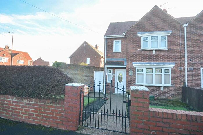 2 Bedroom Semi-Detached House To Rent In Rydal Mount, Castletown, SR5