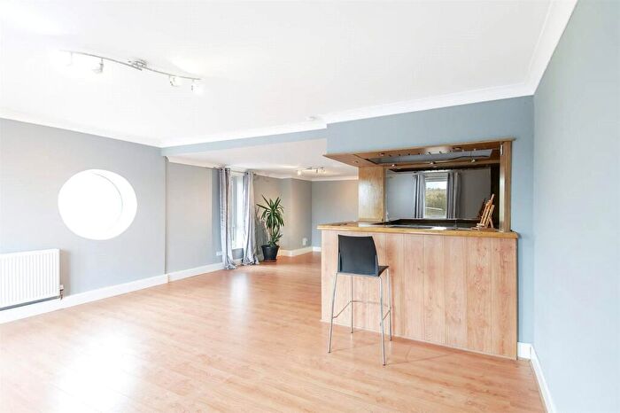 2 Bedroom Flat For Sale In Greenrigg Road, Cumbernauld, Glasgow, North Lanarkshire, G67