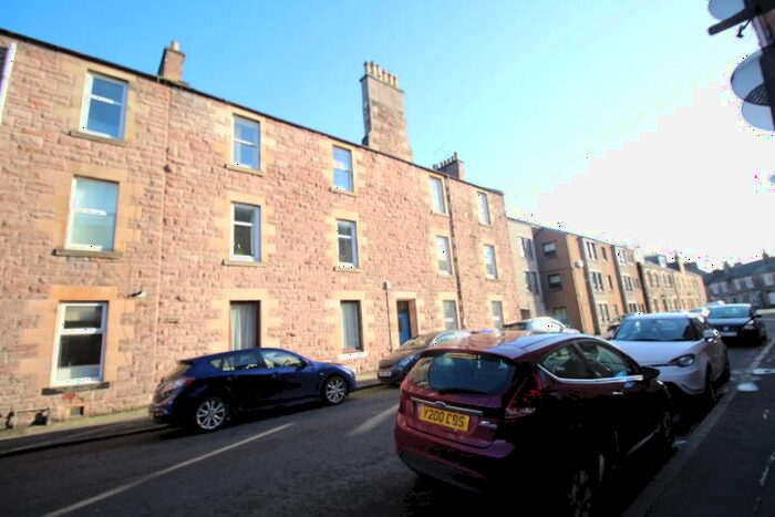 2 Bedroom Flat To Rent In B James Street, Riverside, Stirling, FK8