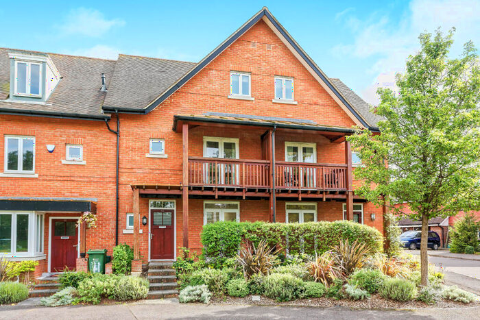 3 Bedroom House To Rent In Guildford, GU2