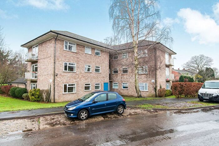 2 Bedroom Flat To Rent In Stephens Road, Tadley, RG26