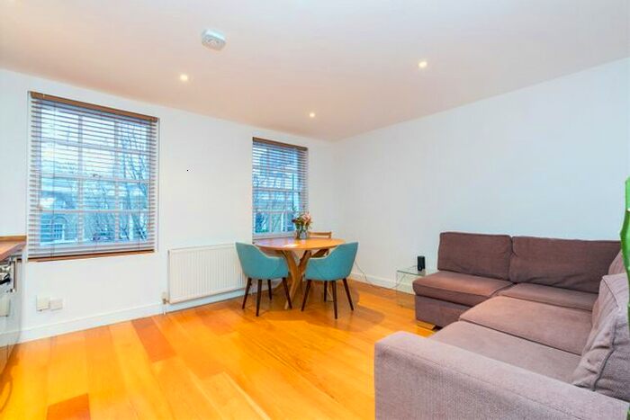 2 Bedroom Flat To Rent In Caledonian Road, Barnsbury, London, N1