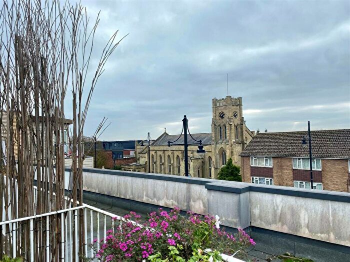 2 Bedroom Flat To Rent In Russell Place, Fareham, PO16