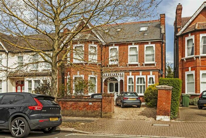 2 Bedroom Flat To Rent In Walm Lane, Mapesbury, NW2