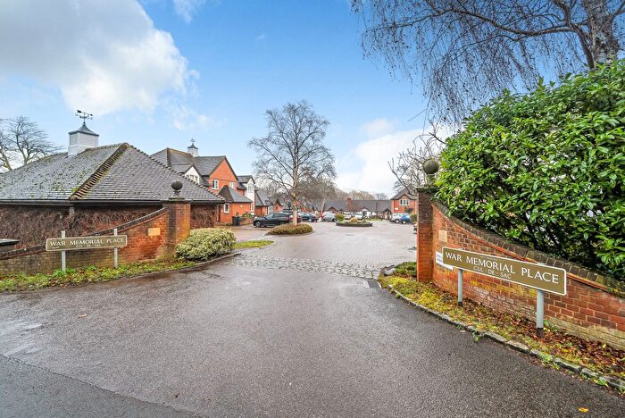 1 Bedroom Flat For Sale In War Memorial Place, Henley-On-Thames, Oxfordshire, RG9