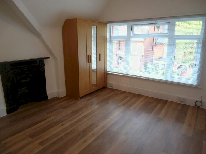 1 Bedroom Studio To Rent In , Muswell Hill Road, Muswell Hill, N10