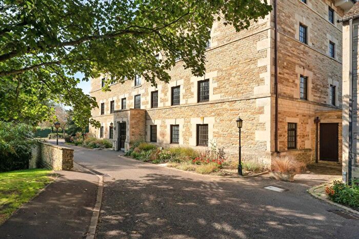 2 Bedroom Flat For Sale In Newstead, Stamford, PE9