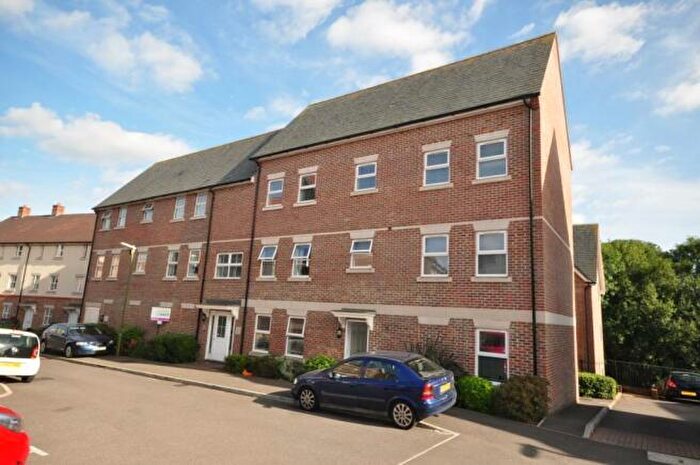 2 Bedroom Flat To Rent In Harwood Close, Pulborough, RH20