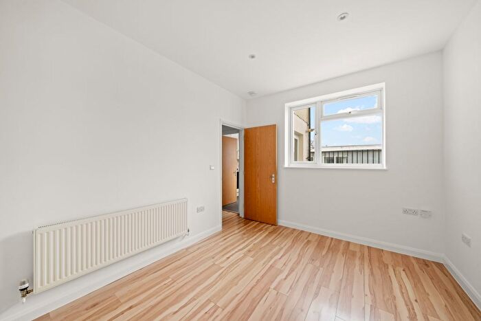 1 Bedroom Flat To Rent In Broadway Buildings, Boston Road, Hanwell, W7