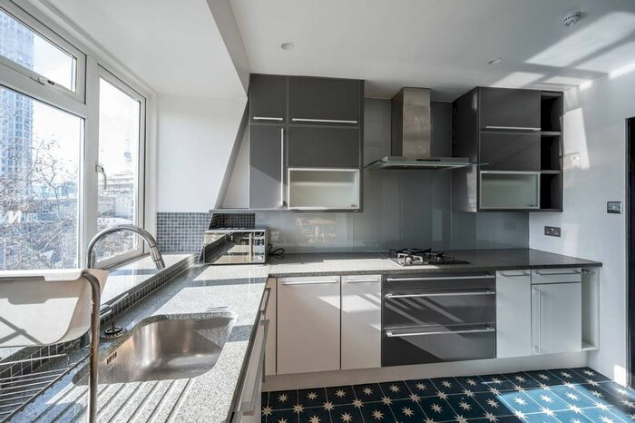 3 Bedroom Flat To Rent In Bedford Avenue, Bloomsbury, London, WC1B